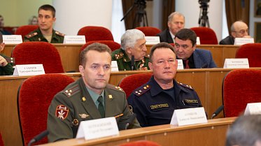 Парламентские слушания о мерах соцподдержки военнослужащих