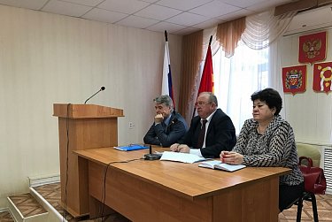 Александр Жарков провел встречи в Александровском районе 
