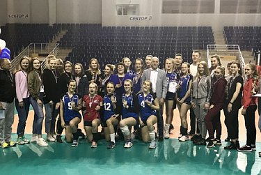 Геннадий Аверьянов поздравил победителей волейбольного турнира памяти В.Н.Григорьева