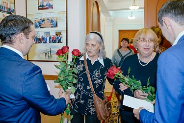 С праздником добра и уважения!
