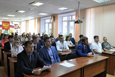 Молодые парламентарии участвуют во Всероссийском Форуме рабочей молодежи