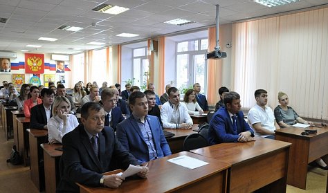 Молодые парламентарии участвуют во Всероссийском Форуме рабочей молодежи