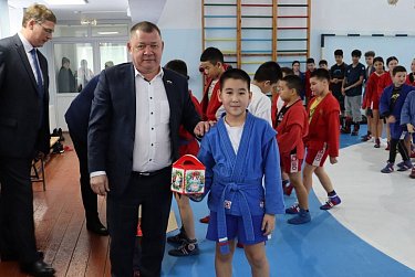 Боксерам – ковер, манекены и груши