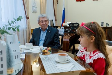 Коньки под «Елкой желаний»