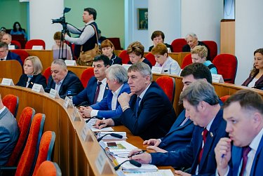 Депутаты провели очередное заседание Законодательного Собрания