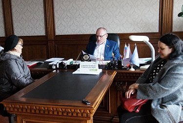 Депутаты провели приемы граждан