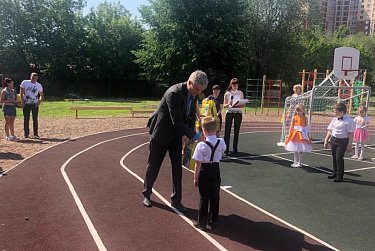 Денис Зеленцов побывал в гостях у дошколят